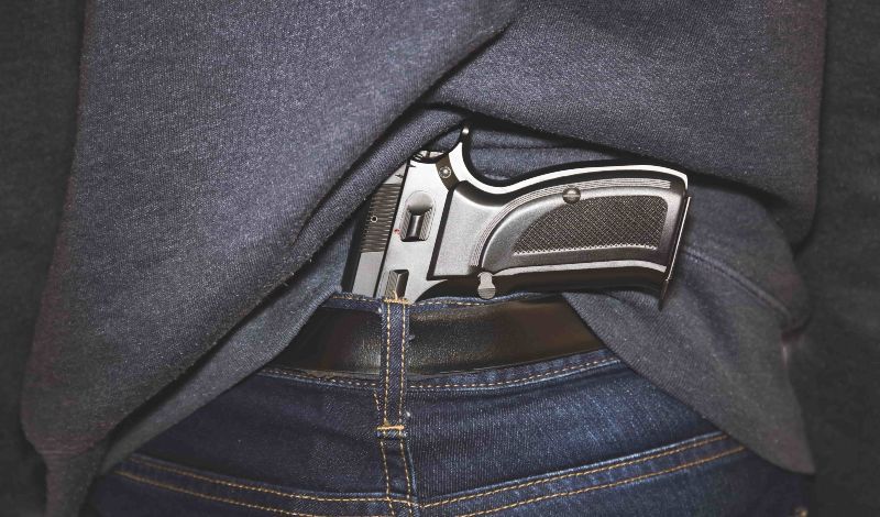 Porte e posse de arma: O que diz a lei e qual a diferença?